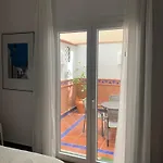 Apartamentos Caballerizas Granada Con Parking Gratuito En Pleno Centro