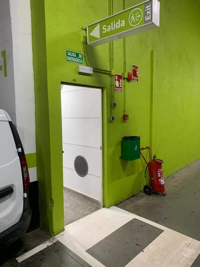 Caballerizas Con Parking Gratuito En Pleno Centro * Granada