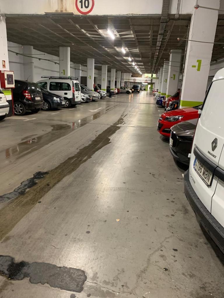 Caballerizas Con Parking Gratuito En Pleno Centro Pangsapuri